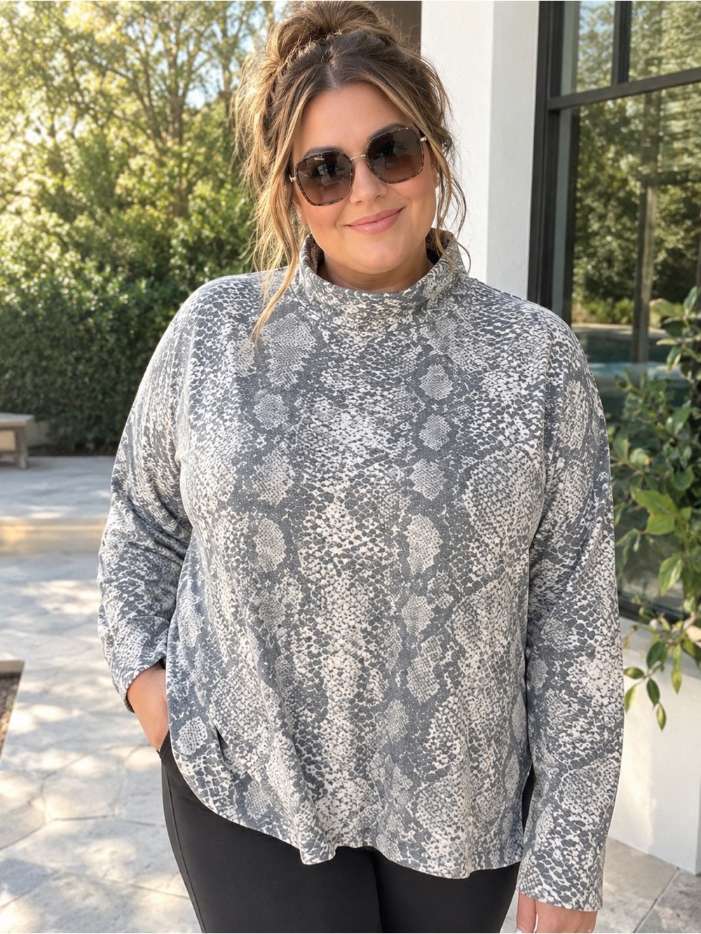 SIZE 2X Susan Graver Weekend® Mock Neck Snake Skin Pattern Top Cotton Spandex